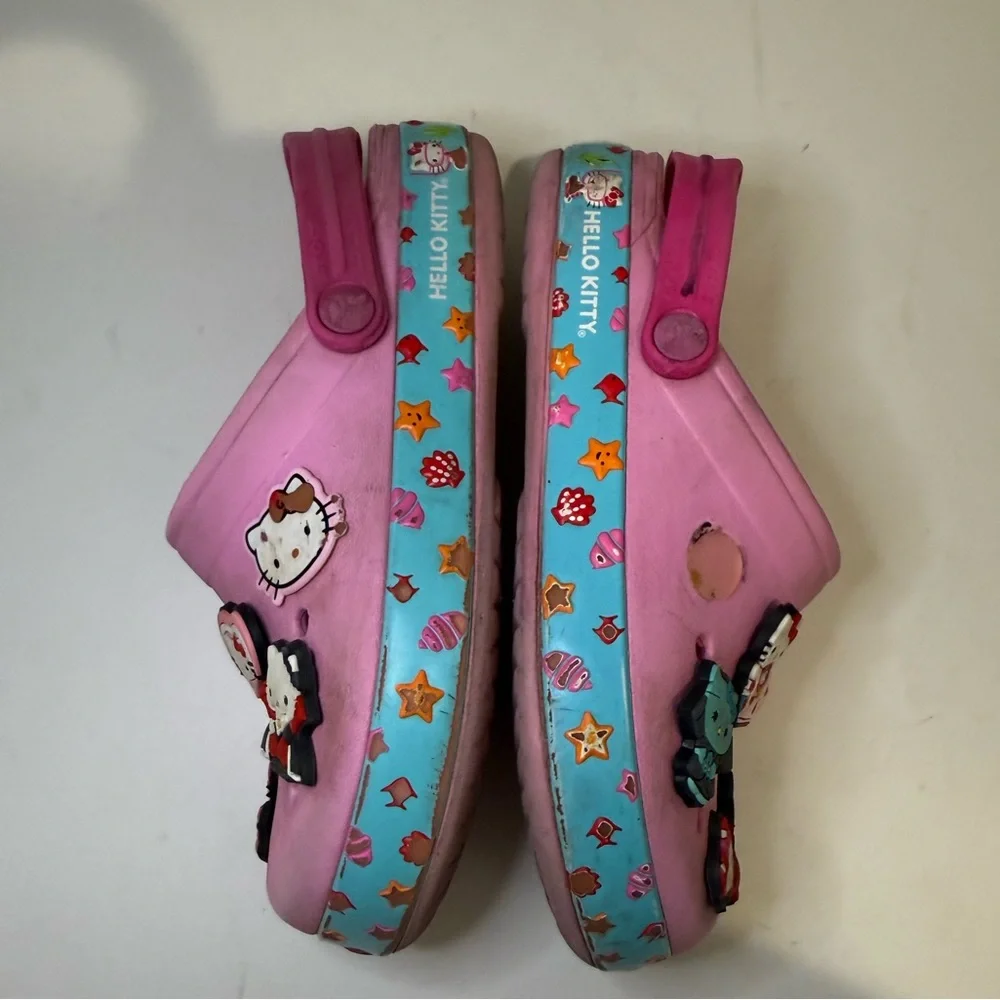 CROCS Hello Kitty Kids Pink and Turquoise Seashells with Sanrio Jibbitz 12-13
